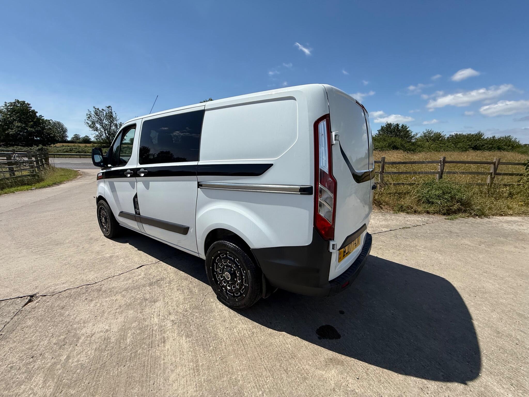 Ford Transit Custom 2.0 TDCi 290 L1 H1 5dr — photo 45 of 84